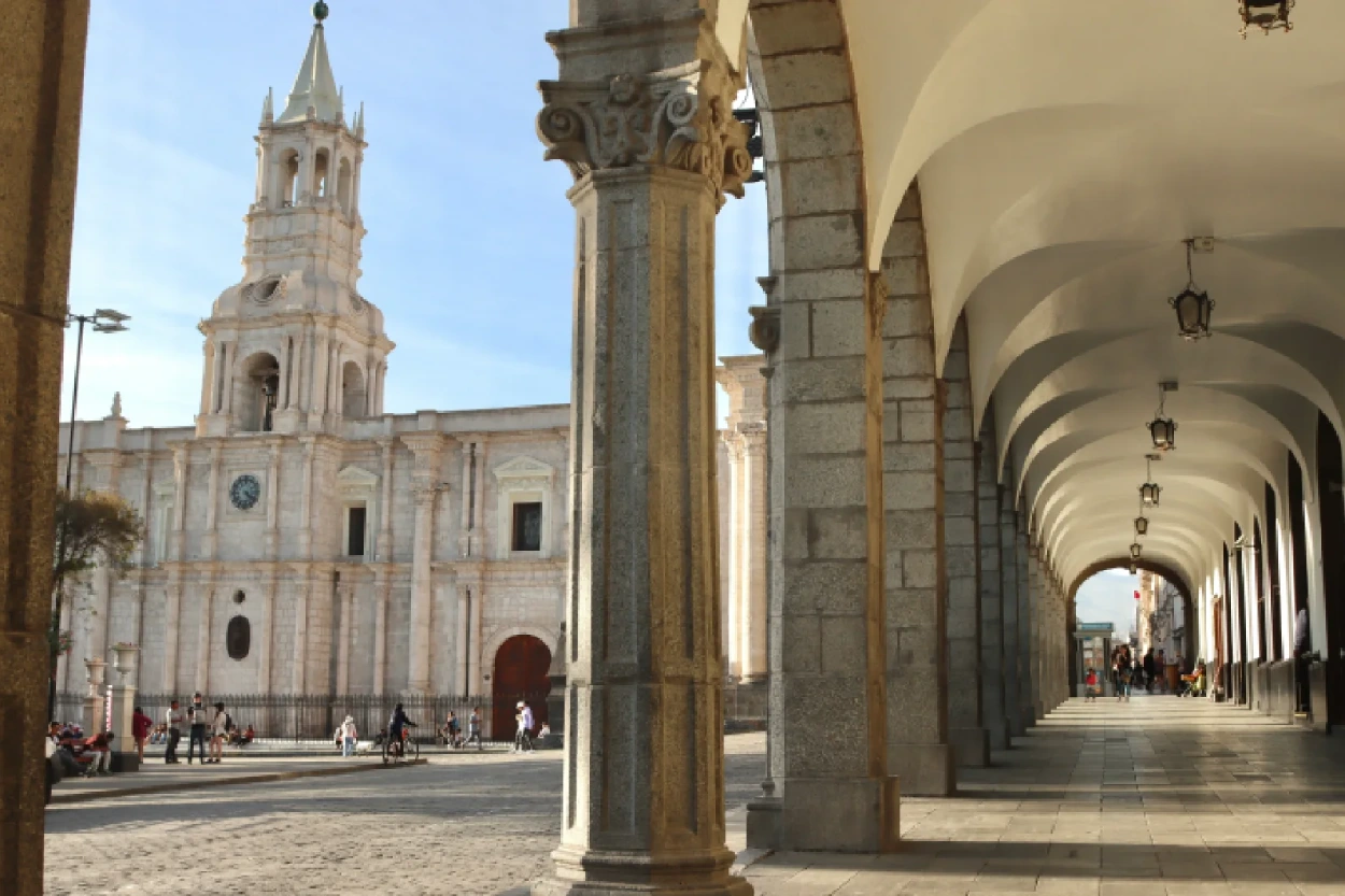 Tours-gallery-Arequipa-Cathedral-1250x833