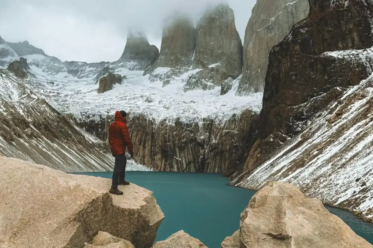 Tours-gallery-Ausangate-lagoon-among-mountains