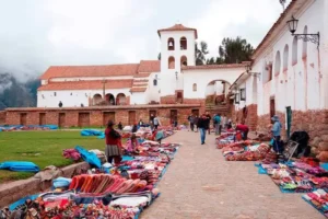 Chinchero Peru: Ruins, Weaving Traditions, Market, and Tips